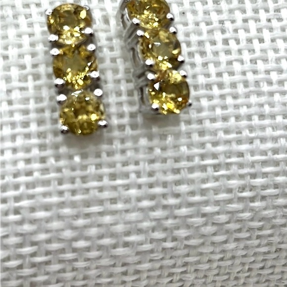 Sterling Silver 925 Yellow Gemstone Stud Earrings. 3 Gemstones Prong Set - Picture 9 of 11